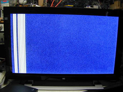 Почему на телевизоре появляются полосы. Телевизор самсунг ps50b430p2w вертикальные полосы. Вертикальные полосы 32lm340t. Белая полоса на экране телевизора. Вертикальные полосы на экране телевизора.