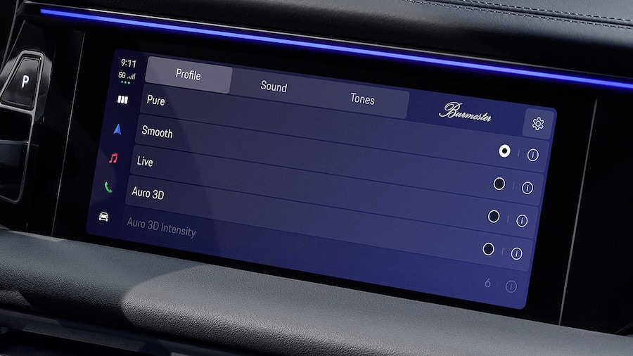 2024-porsche-macan-burmester-display