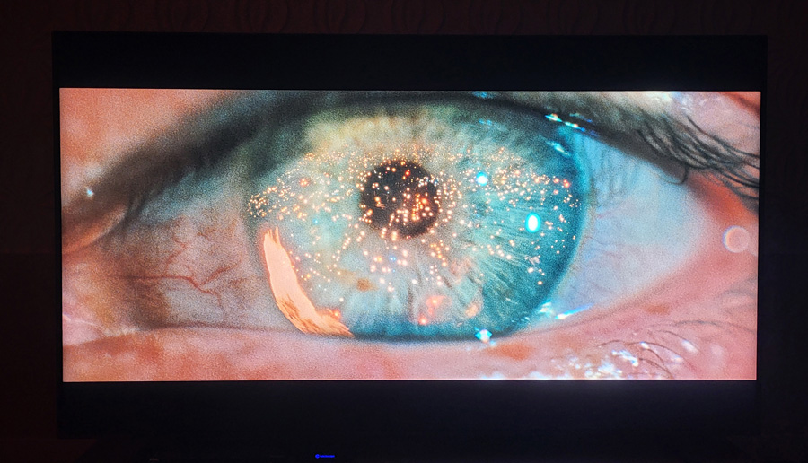 Hisense 116ux Show de televisión de 116 pulgadas Eye Scene from Blade Runner