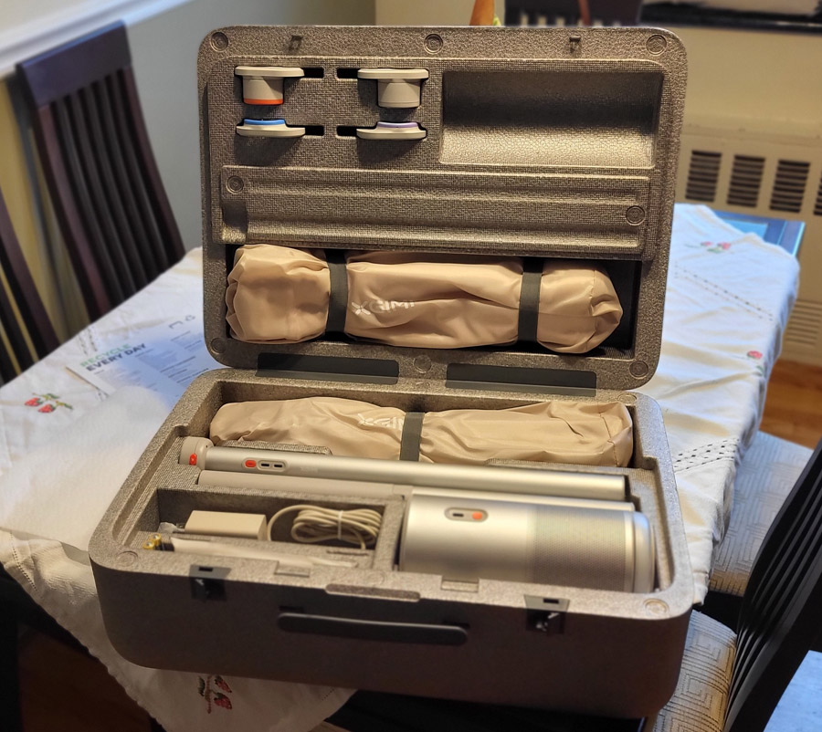 20251210_132850-XGIMI-Mogo-4-in-case-900px