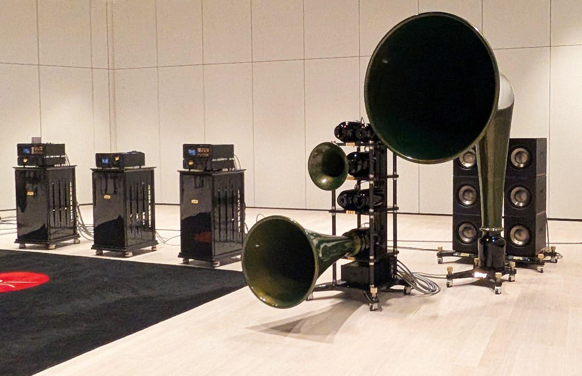 Amplifiers with ESD Acoustic Super Dragon Loudspeaker System at HIGH END Vienna 2026