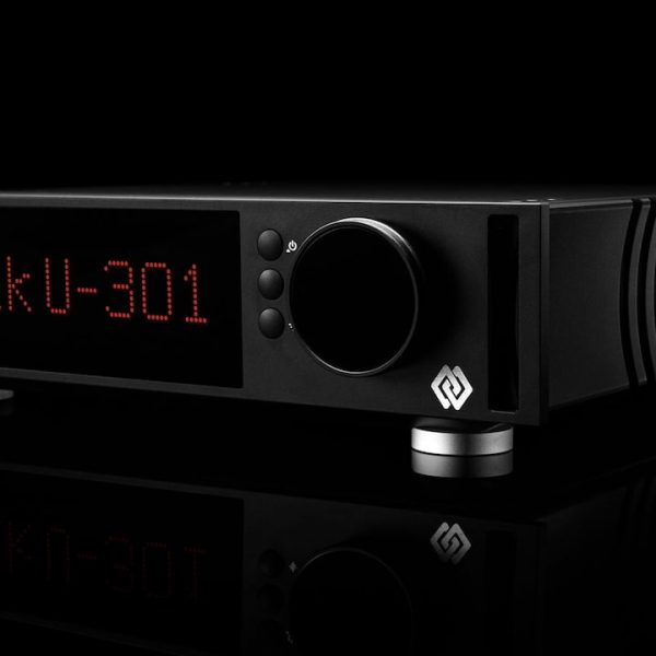 2026 Aavik U-301 Unity Amplifier Front Angle