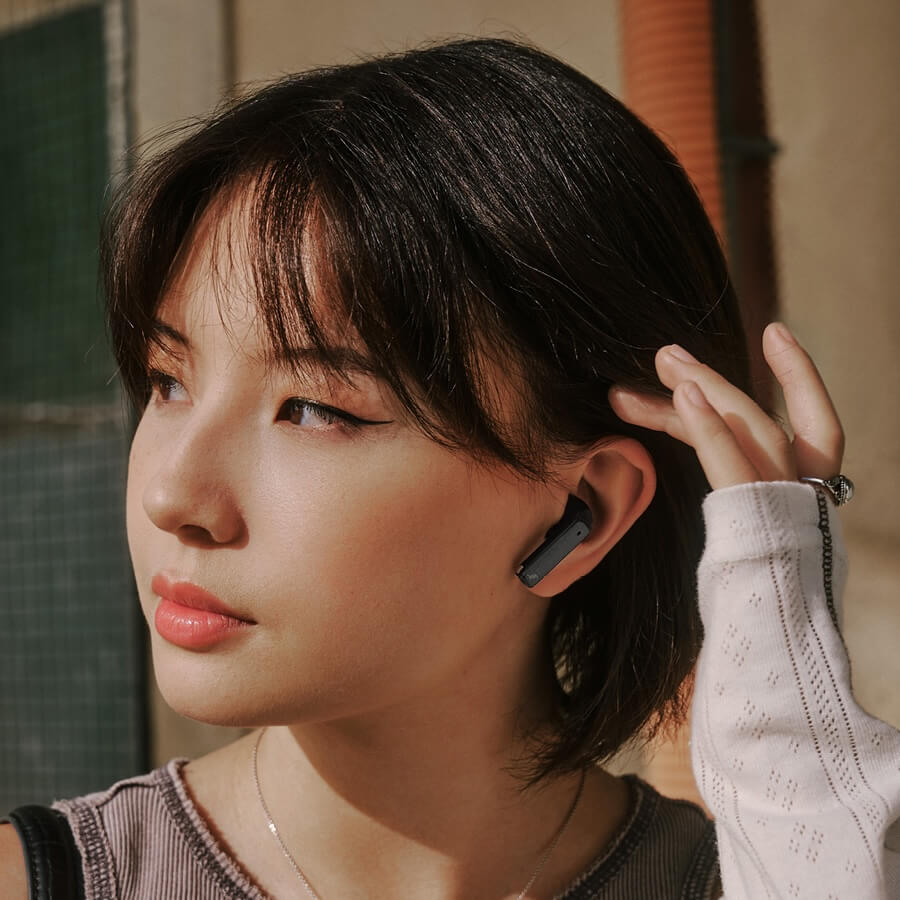 Sennheiser ACCENTUM Open Earbuds Black Lifestyle