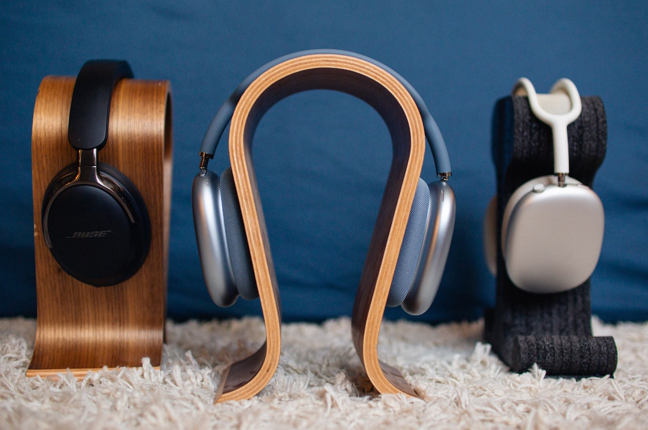airpods-max-2-front-vs-original-vs-bose-quietcomfort-ultra-2