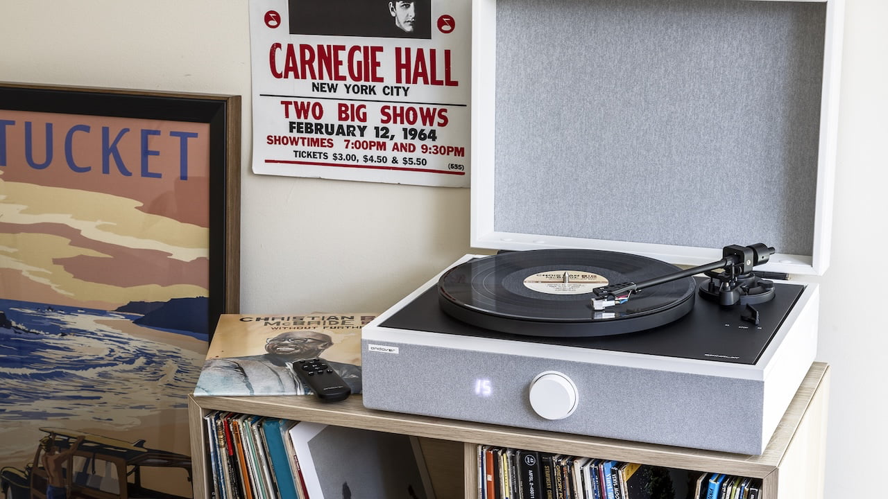 Andover Audio Unveils SpinPlay: A Modern All-in-One Hi-Fi Record Player That Redefines Value and Simplicity 