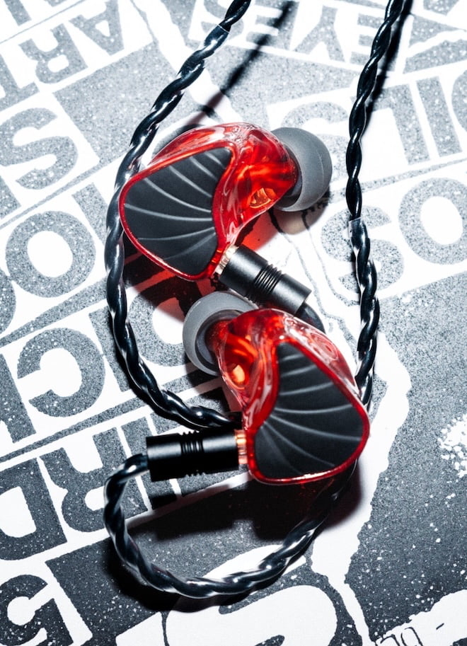 apos-rock-lobster-iem-back