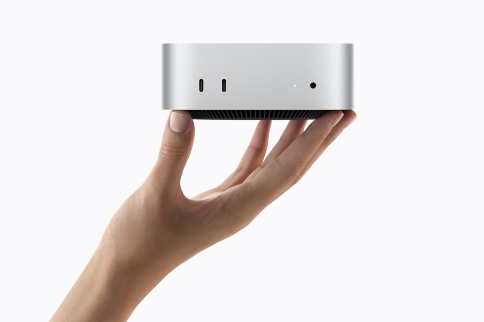 apple-mac-mini-2026-in-hand