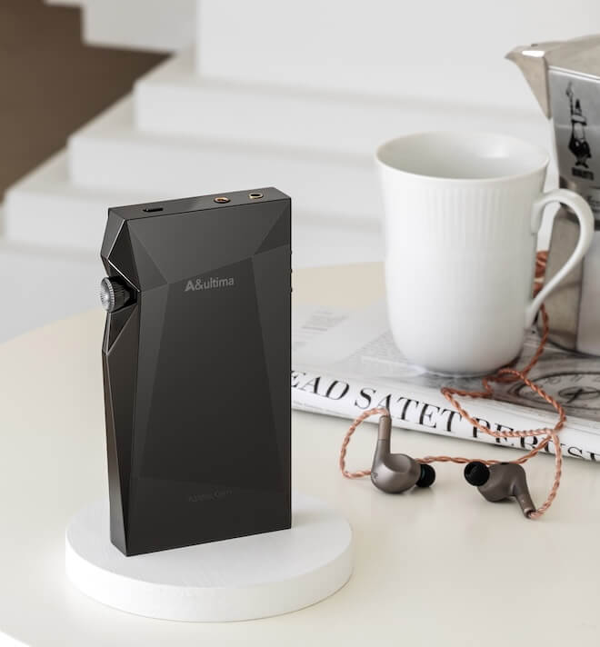 astell-kern-sp4000-lifestyle-black