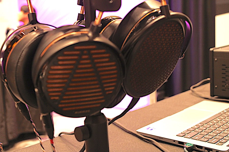 audeze-crbn2-lcd5s-axpona-2026