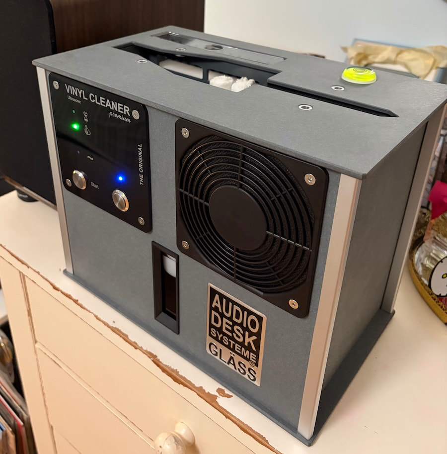 audio-desk-systeme-vinyl-record-cleaner-angle