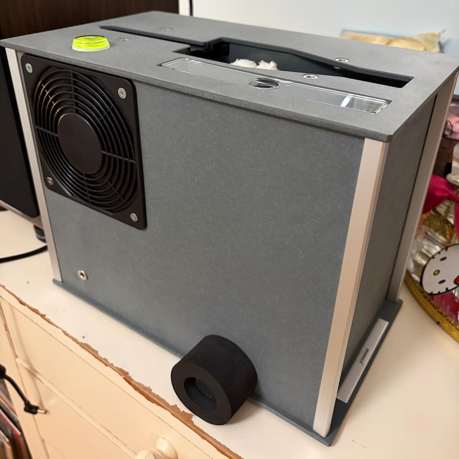 audio-desk-systeme-vinyl-record-cleaner-rear