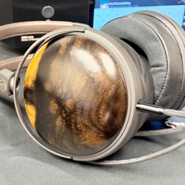 Audio-Technica ATH-AWKG Headphones