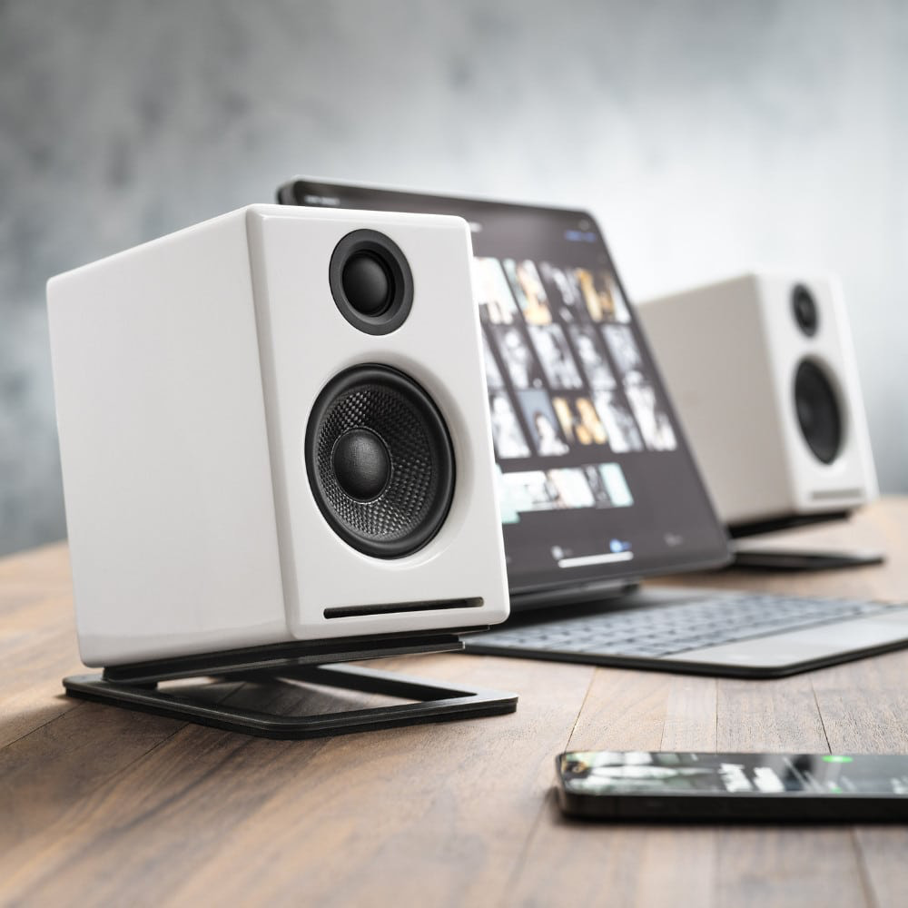 audioengine-a2-plus-gen3-white-ds1m-desktop-stands