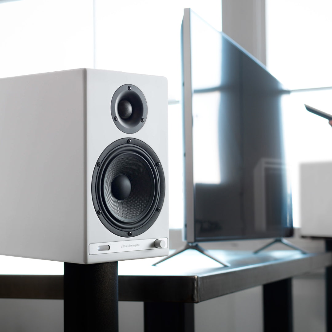 audioengine-hd6-white-lifestyle