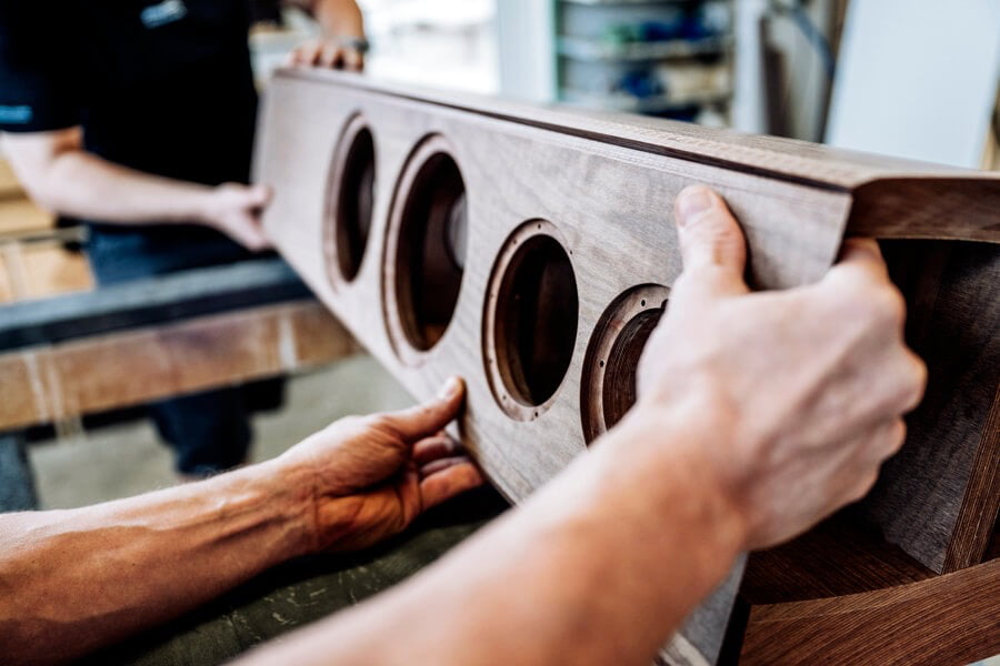 auer-versura-speaker-manufacture