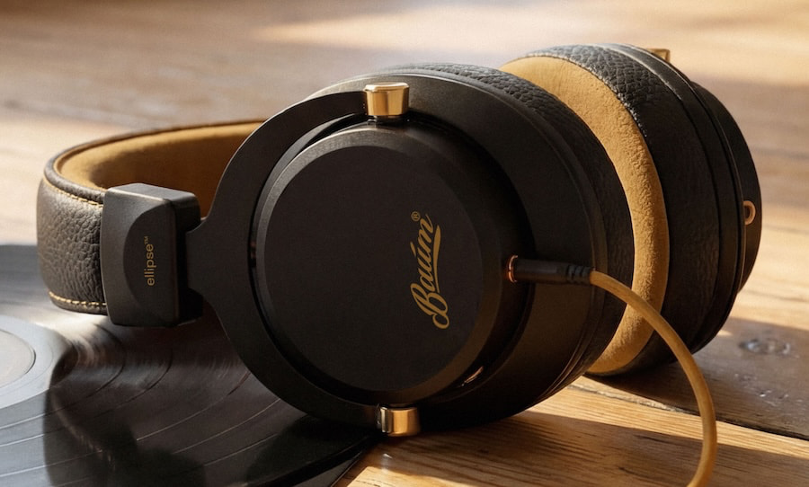 baum-audioellipse-wired-headphones-side-floor