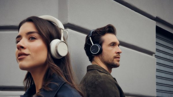 Beyerdynamic AVENTHO 100 Wireless Headphones Lifestyle