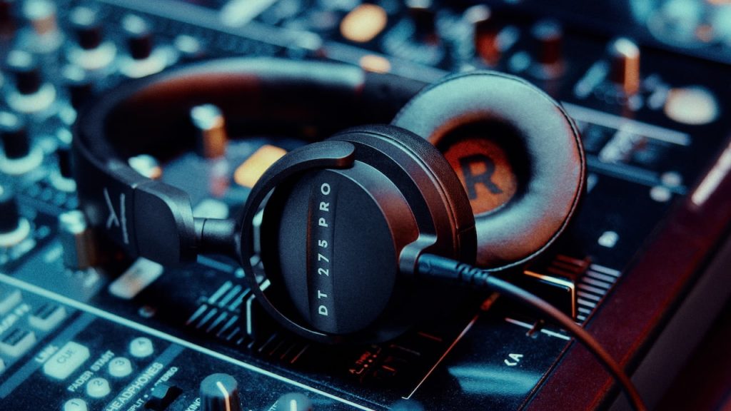2026 beyerdynamic DT 275 PRO Studio Headphones