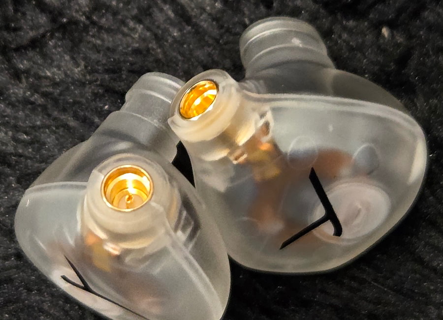 beyerdynamic-dt-30-ie-iems-bottom