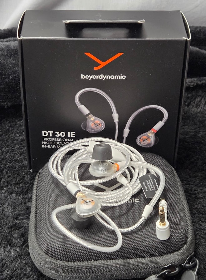 beyerdynamic-dt-30-ie-iems-package-open