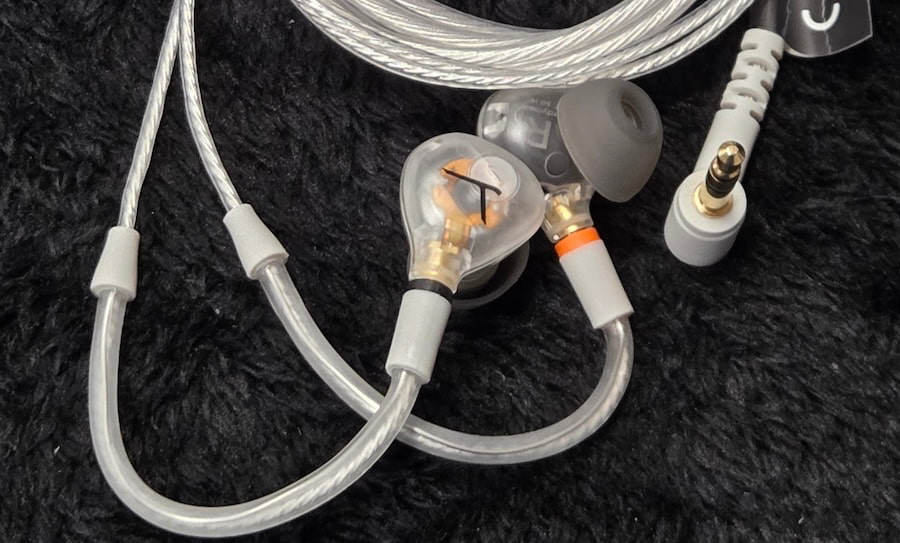 beyerdynamic-dt-30-ie-iems-side