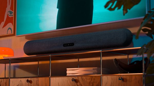 Bluesound Pulse Cinema Soundbar Lifestyle