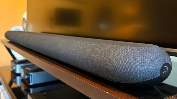 Bluesound Pulse Cinema Soundbar under TV Lifestyle Angle