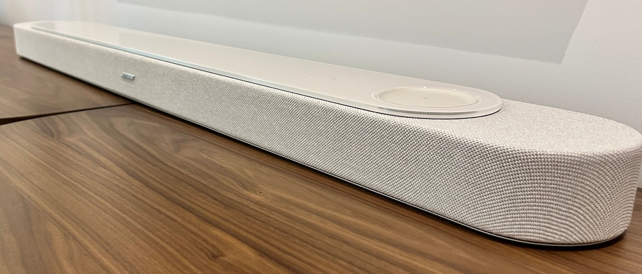 bose-lifestyle-ultra-soundbar-white-low-angle