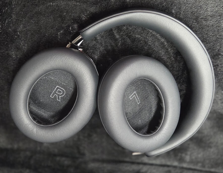 bose-quietcomfort-ultra-headphones-2nd-gen-black-earcups