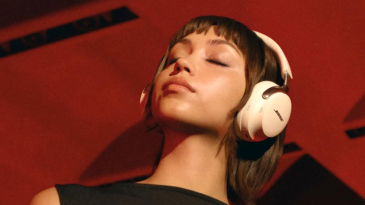 Bose QuietComfort Ultra Headphones 2nd Gen White Lifestyle