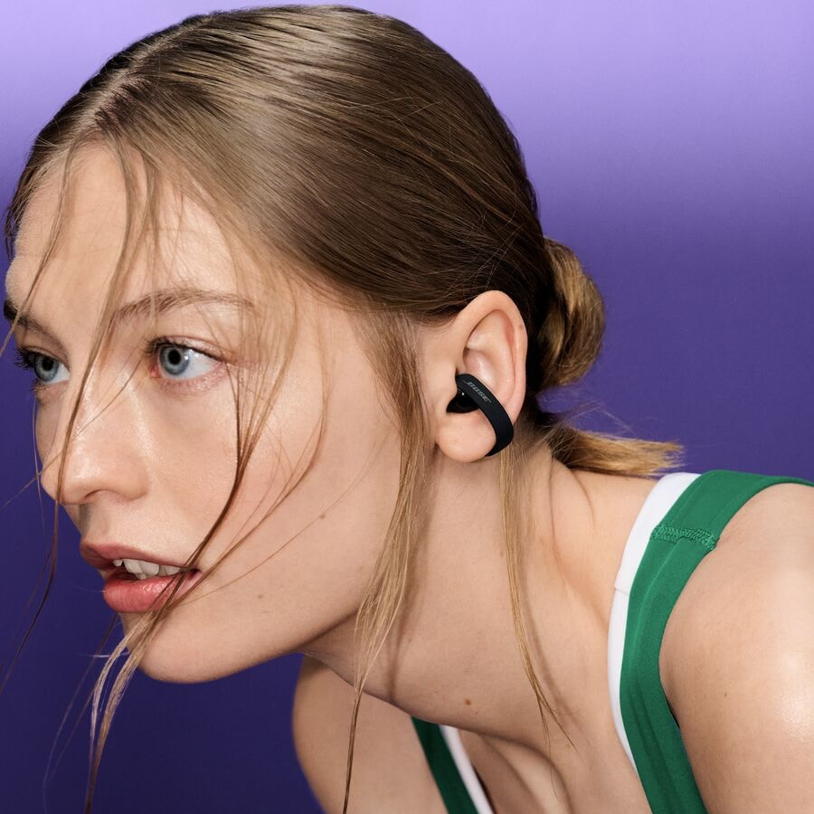 bose-sport-open-earbuds-lifestyle-black