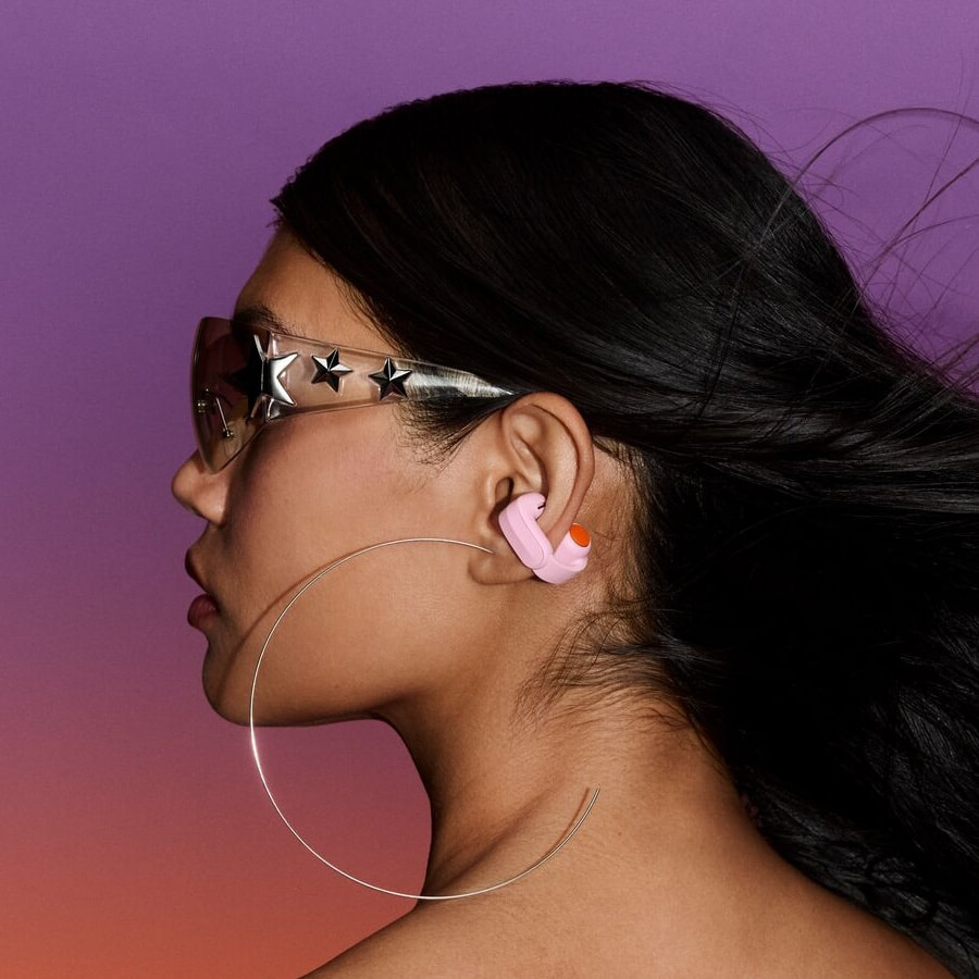 bose-ultra-open-2nd-gen-earbuds-lifestyle-sky-pink