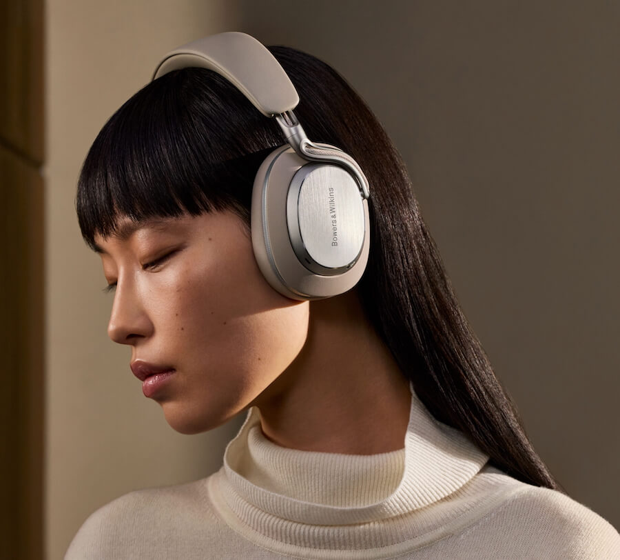 bowers-wilkins-px8-s2-warm-stone-woman-lifestyle