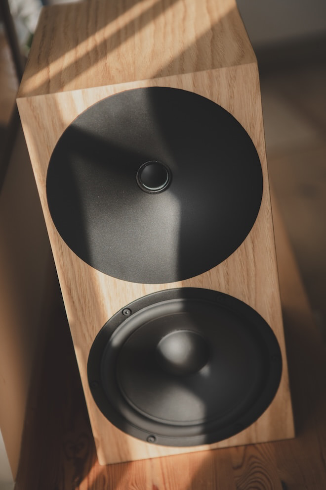 buchardt-s400-mkiii-loudspeaker-natural-oak