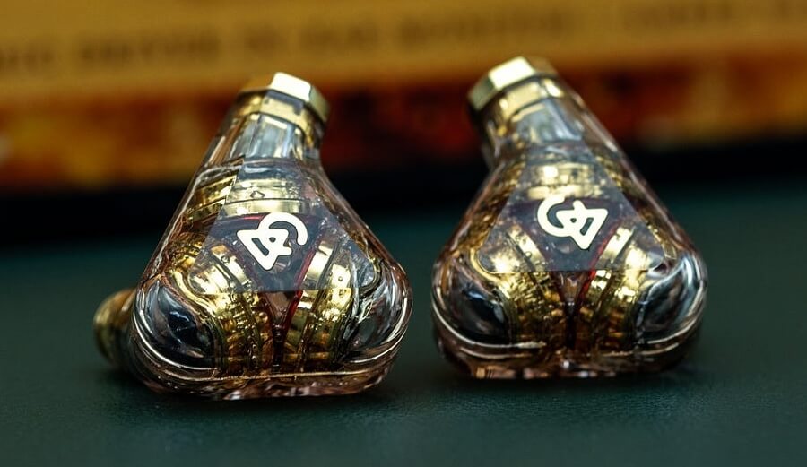 campfire-audio-trifecta-iem-back