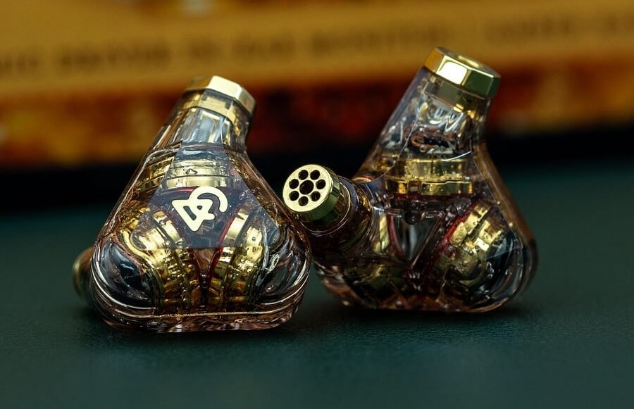 campfire-audio-trifecta-iem-front-back