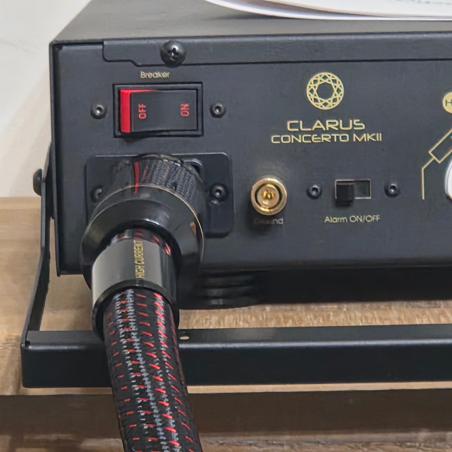 Clarus Concerto MKII Power Conditioner Rear Left Closeup