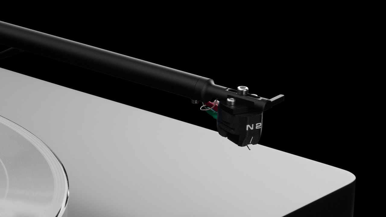 clearaudio N2 MM Phono Cartridge Connected to Black Tonearm