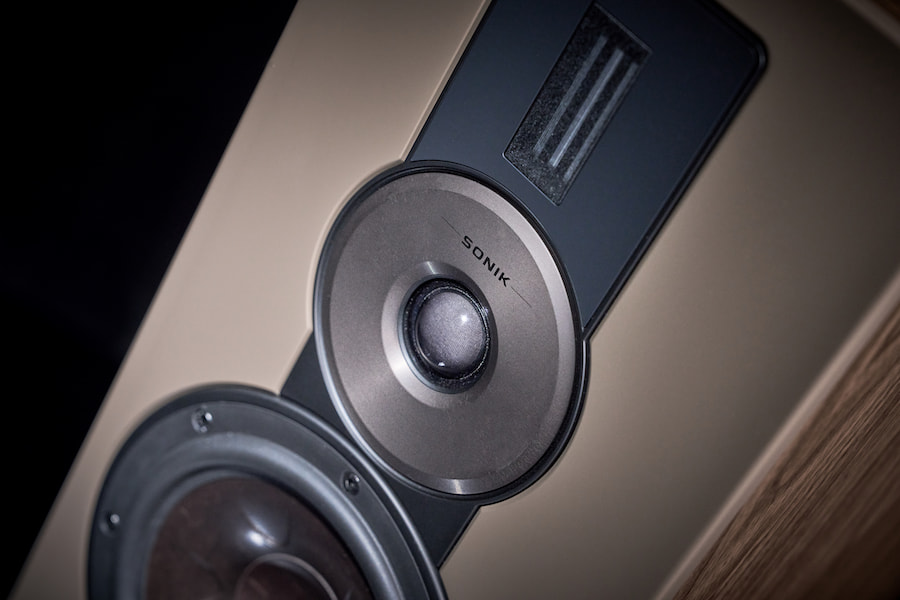 dali-sonik-7-tweeter-closeup