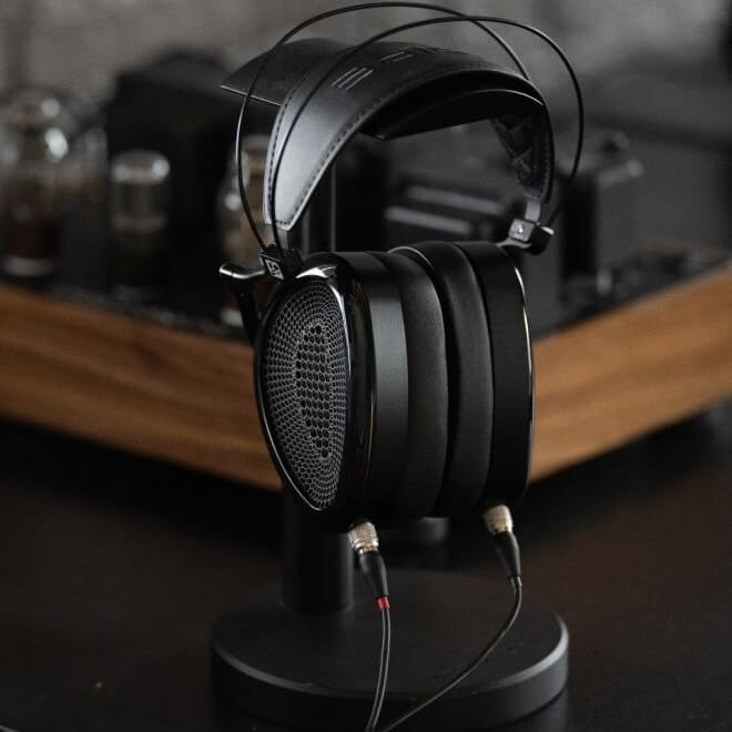 dan-clark-audio-noire-xo-open-back-headphones-lifestyle