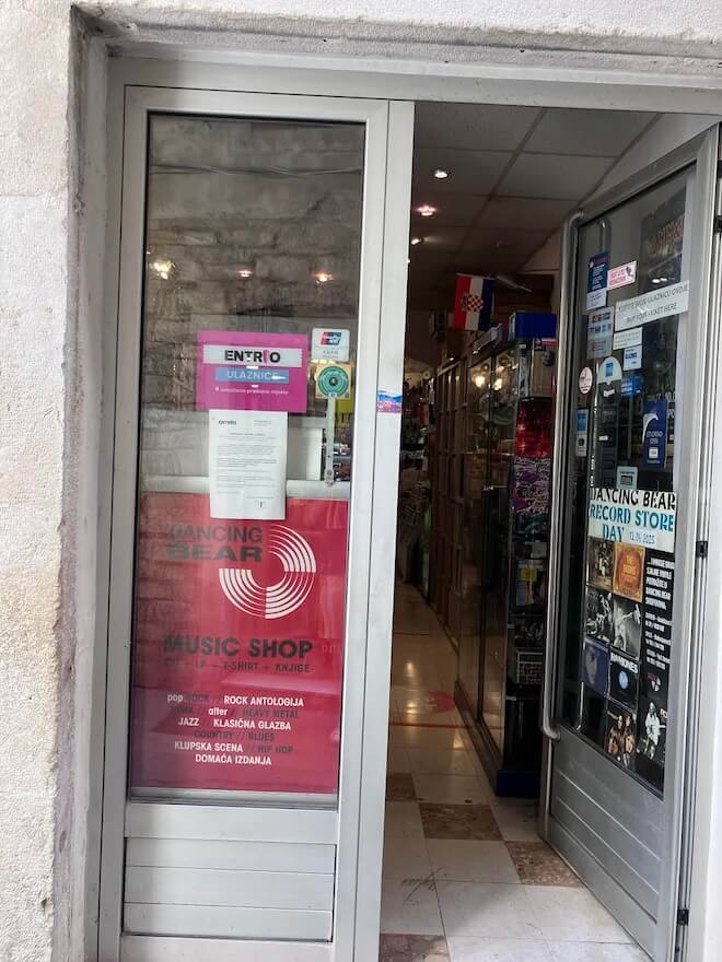 baile-bear-split-croatia-verano-2025