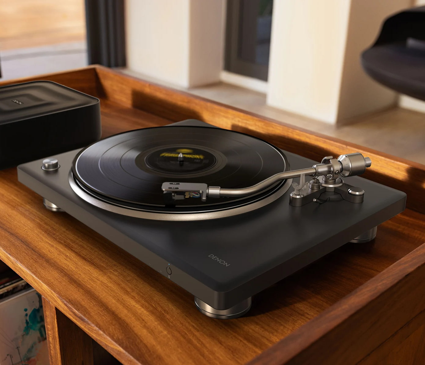 denon-dp-500bt-turntable-lifestyle