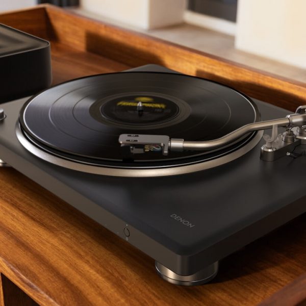 Denon DP-500BT Turntable Lifestyle