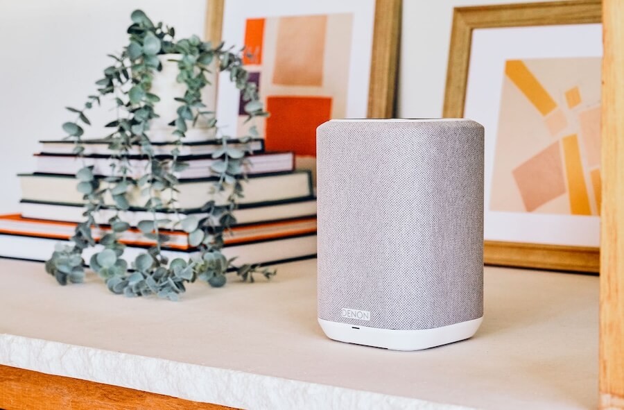 denon-home-150-white-wireless-speaker-lifestyle