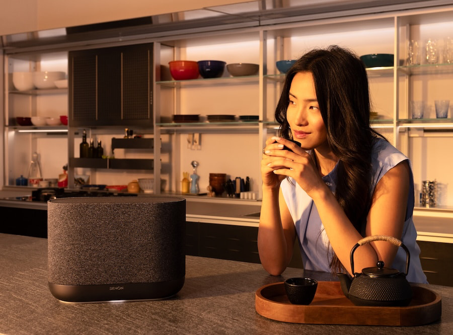 denon-home-400-black-lifestyle