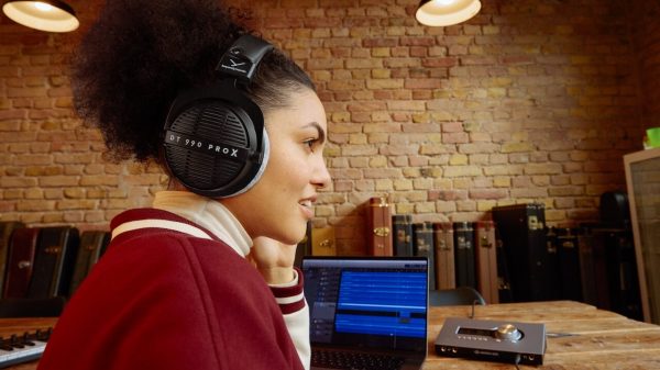 beyerdynamic DT 990 PRO X Studio Headphones Lifestyle Woman Profile