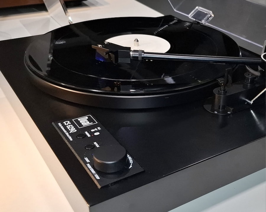 dual-cs-629q-turntable-high-end-vienna-2026-black-angle