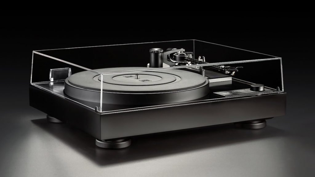 Dual CS 718Q Turntable Lid Closed Angle