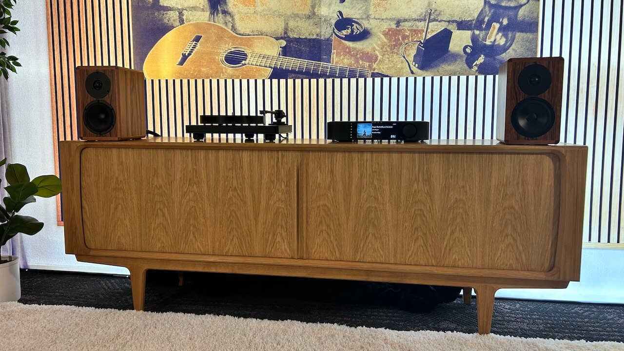 dynaudio-legend-console-axpona-2026