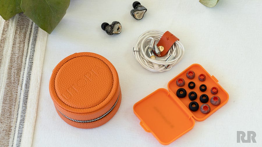 earacoustic-audio-oshun-iems-accessories